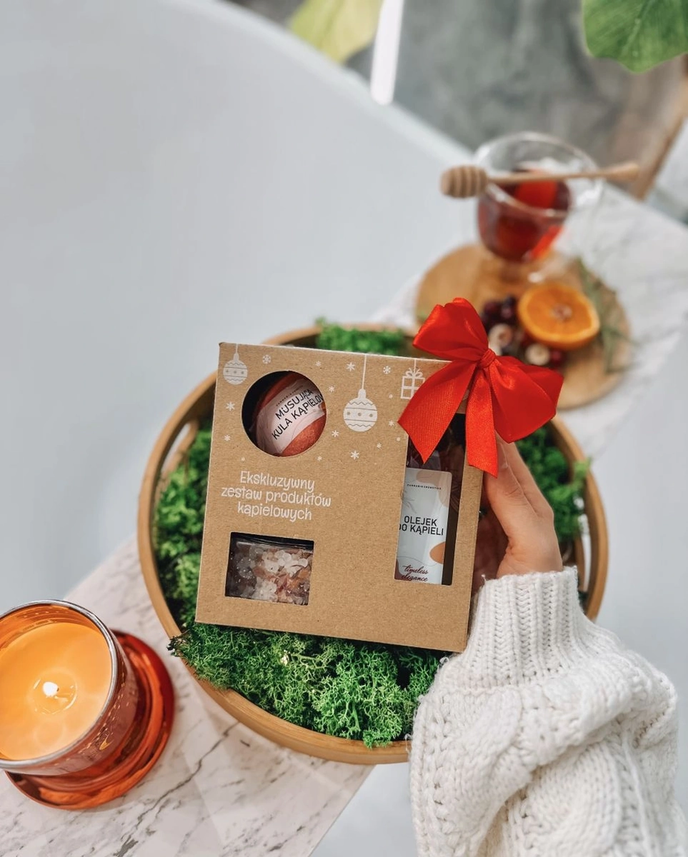 Cannabio Timeless Elegance - zestaw kosmetyków kąpielowych